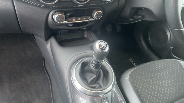 Nissan Juke 1.0 DiG-T 114 N-Connecta 5dr Petrol Hatchback